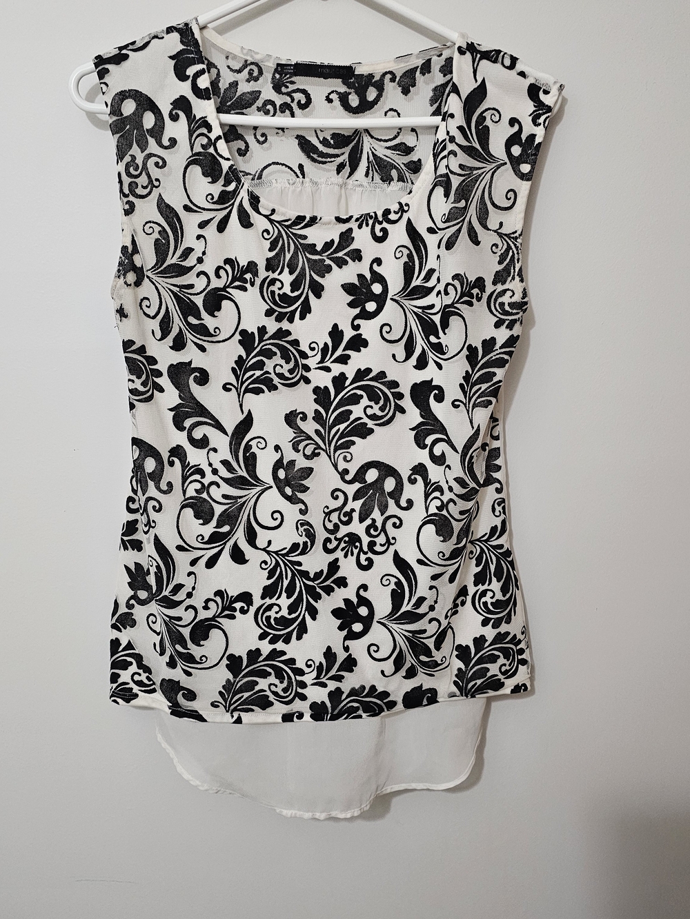 Mossimo Supply Co. Black & White Floral Print Sleeveless Tank